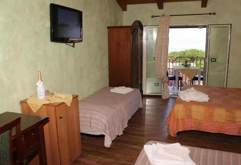 海の見えるスタンダードスタジオ, Villa Paladino   B&b E Guest House