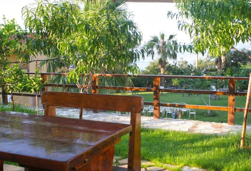 סטודיו משפחתי, Villa Paladino   B&b E Guest House