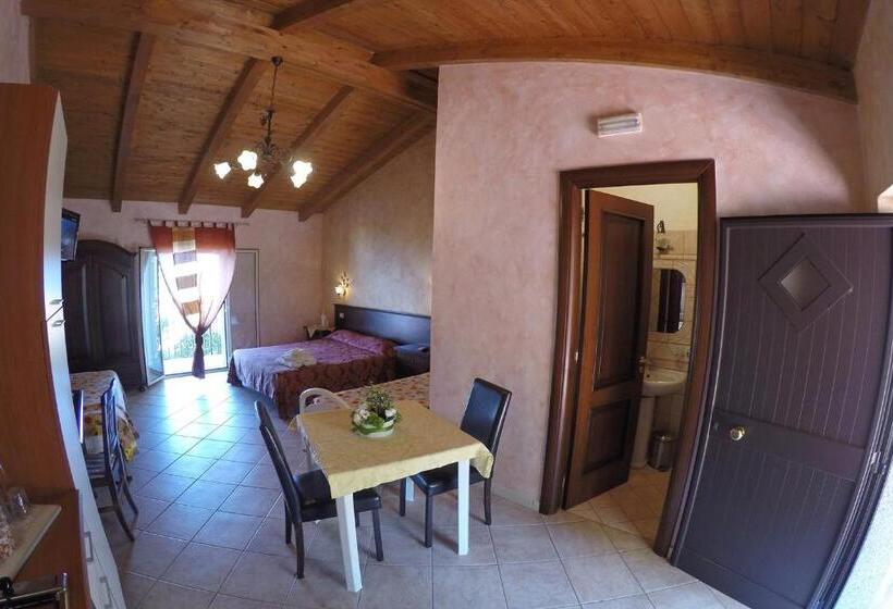 סטודיו סטנדרטי נוף לים, Villa Paladino   B&b E Guest House