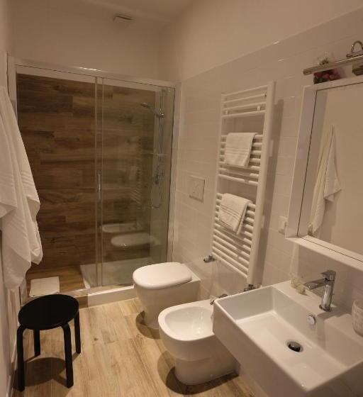 اتاق استاندارد, Al 32 B&b