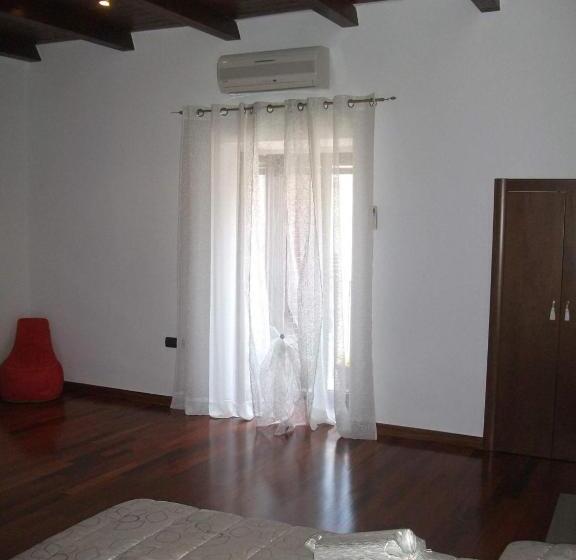 דירת חדר, Dimora Di Mara