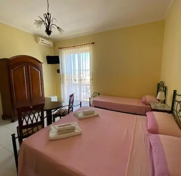 オーシャンビューのデラックストリプルルーム, Belvedere4colonne B&b Rooms & Suites
