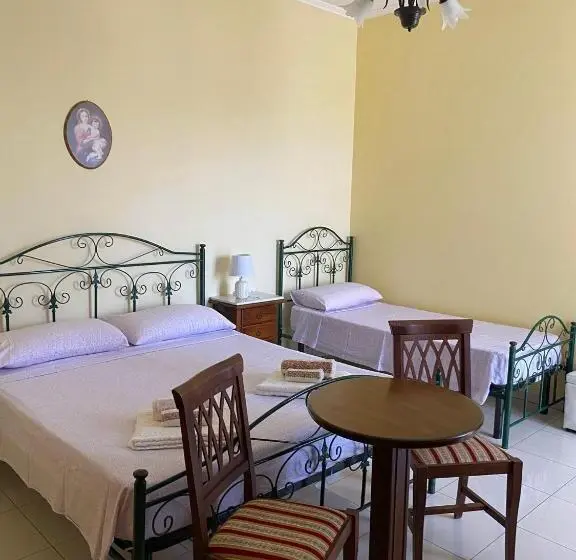 デラックストリプルルーム, Belvedere4colonne B&b Rooms & Suites