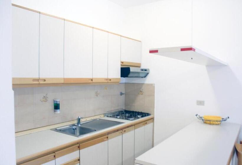 带1个卧室的带阳台的公寓, Casa Roberta