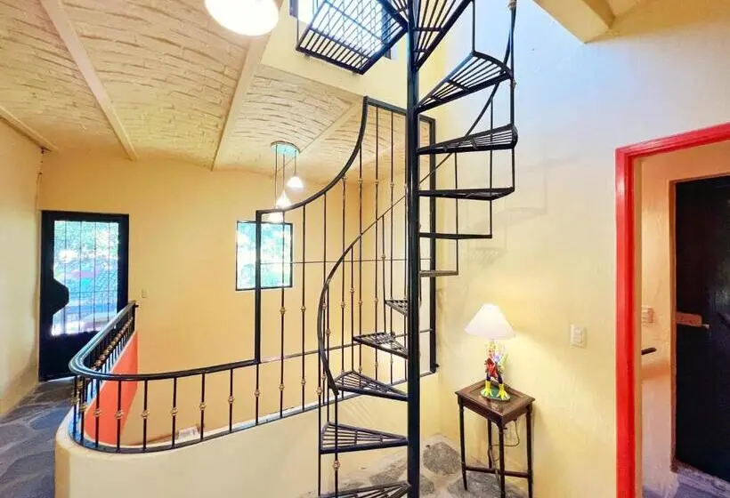 デラックスバンガロー, Estrellita S Bed & Breakfast