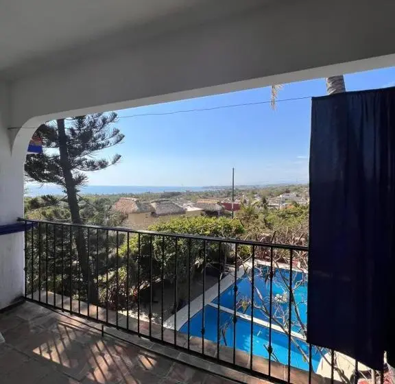 بانگلوی استاندارد با چشم‌انداز دریا, Casa Terranova
