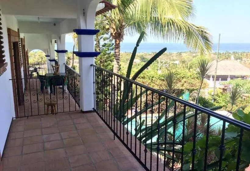 بانگلوی استاندارد با چشم‌انداز دریا, Casa Terranova