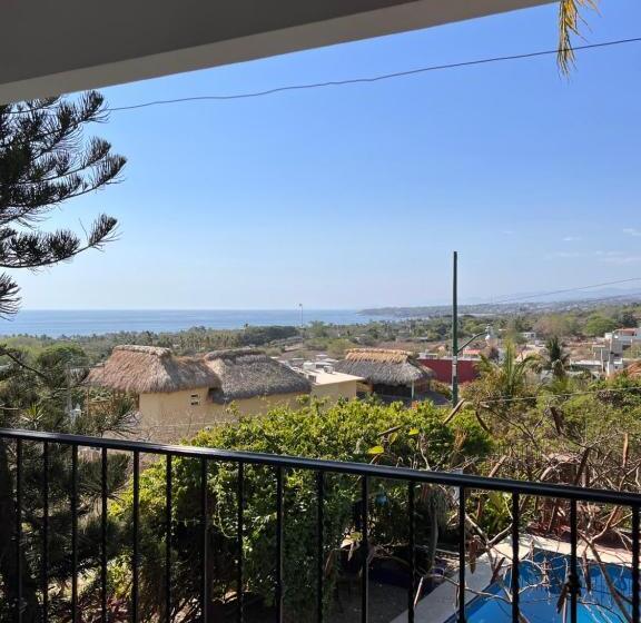 بانگلوی استاندارد با چشمانداز دریا, Casa Terranova