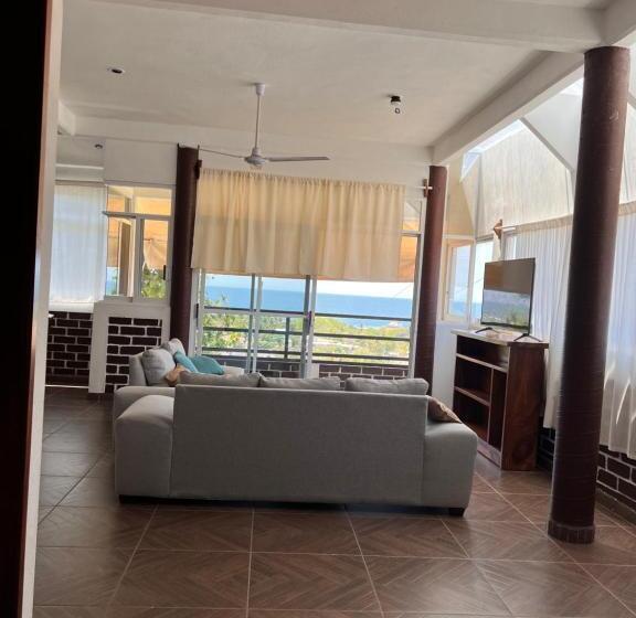 استودیوی استاندارد با چشمانداز دریا, Casa Terranova