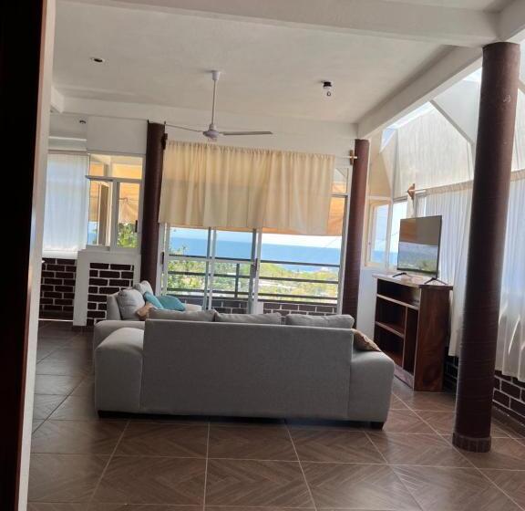 استودیوی استاندارد با چشمانداز دریا, Casa Terranova