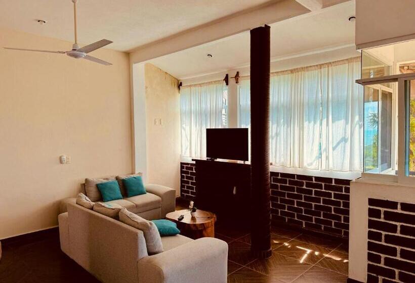 استودیوی استاندارد با چشمانداز دریا, Casa Terranova