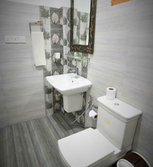 اتاق لوکس خانوادگی, Nilaveli Hybrid Holiday