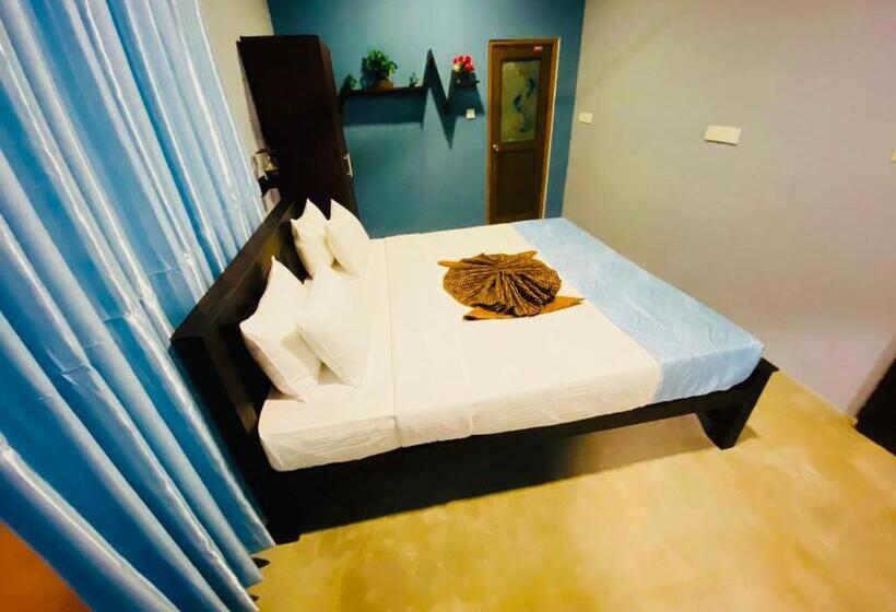 샬레, Nilaveli Hybrid Holiday