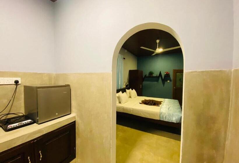 샬레, Nilaveli Hybrid Holiday