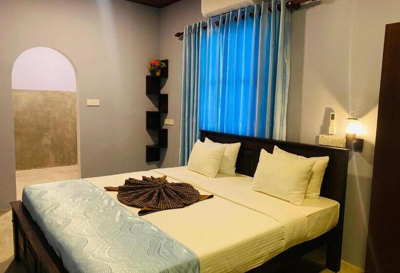 کلبه ییلاقی, Nilaveli Hybrid Holiday