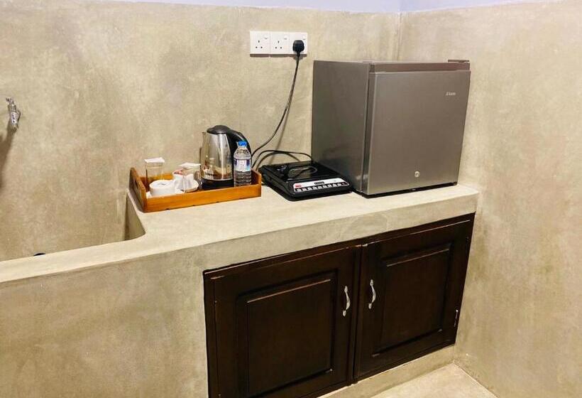 샬레, Nilaveli Hybrid Holiday