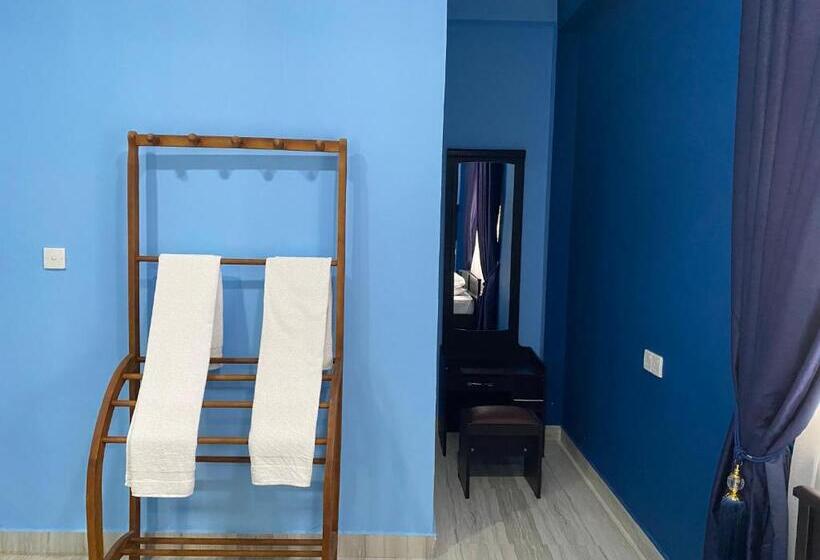 이코노미 룸, Nilaveli Hybrid Holiday