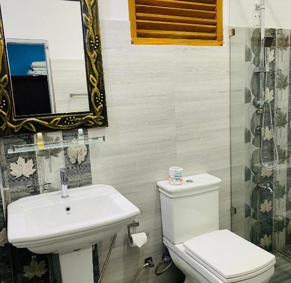 이코노미 룸, Nilaveli Hybrid Holiday