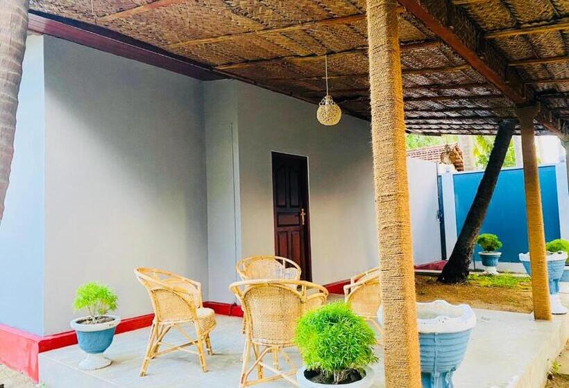 샬레, Nilaveli Hybrid Holiday