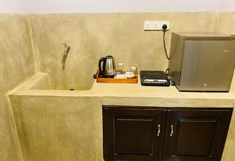 샬레, Nilaveli Hybrid Holiday