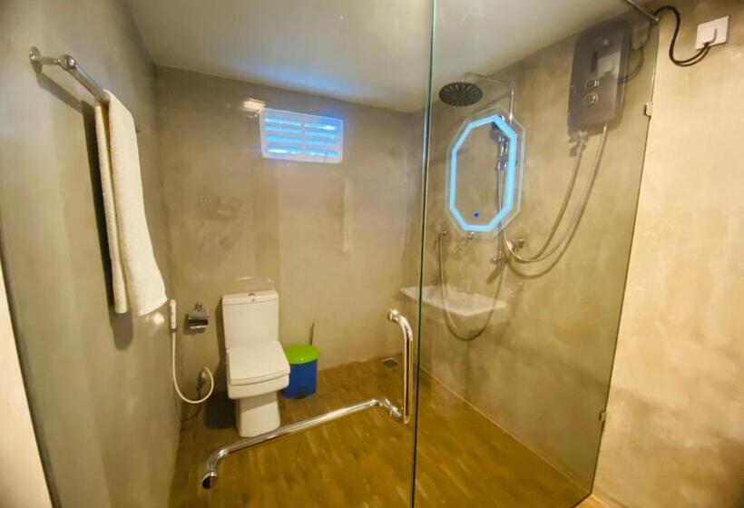 샬레, Nilaveli Hybrid Holiday