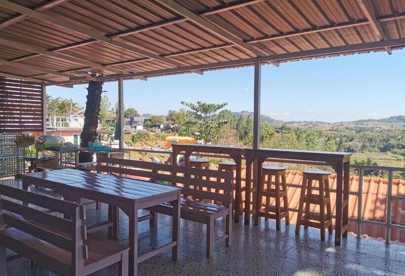 اتاق استاندارد سه نفره, บ้านไม้สายหมอกเขาค้อ โฮมสเตย์ Bann Mai Sai Mhog Khao Kho Homestay