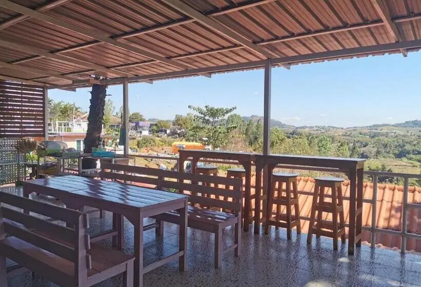 スタンダードトリプルルーム, บ้านไม้สายหมอกเขาค้อ โฮมสเตย์ Bann Mai Sai Mhog Khao Kho Homestay
