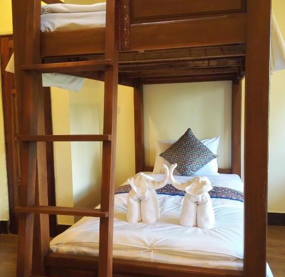 חדר סטנדרט לשלושה עם מיטת קומתיים, Baan Bussaba
