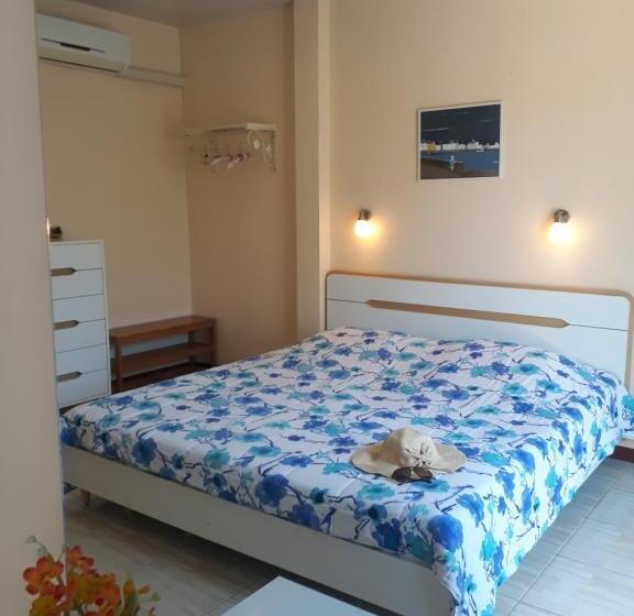 بنجلو ديلوكس, Belinda Home