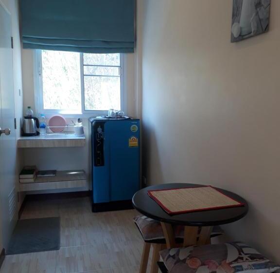 בקתה דלוקס, Belinda Home