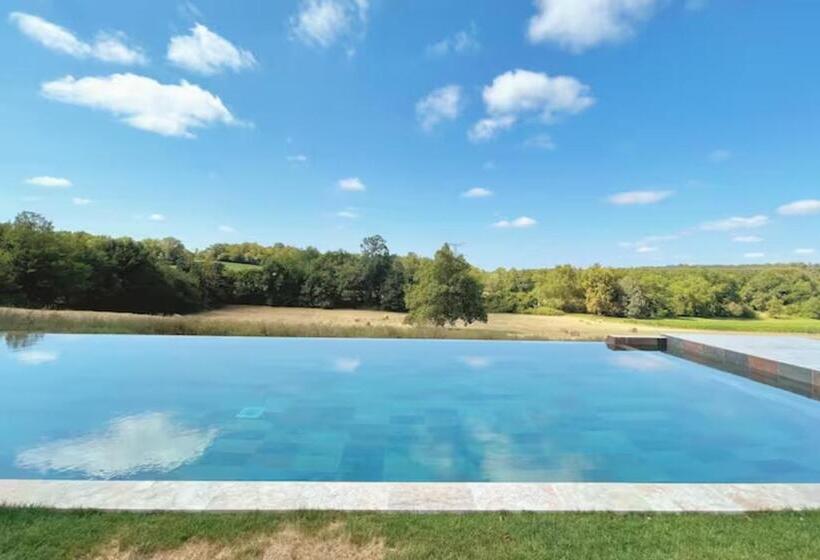 标准间, Chateau Erigoye