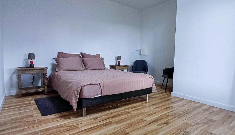 别墅: 1间卧室带游泳池, Chateau Erigoye