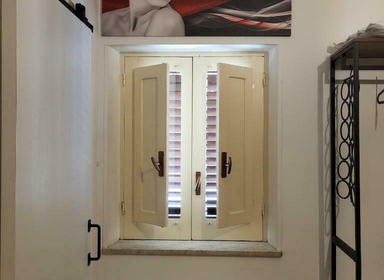 غرفة قياسية مزوَّدة بشُرفة, Da Nina