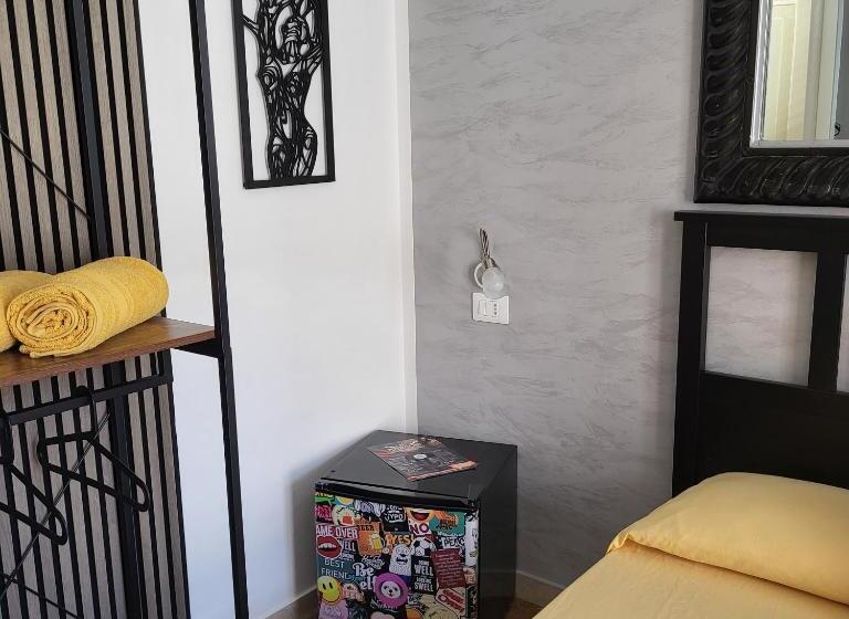 غرفة قياسية مزوَّدة بشُرفة, Da Nina