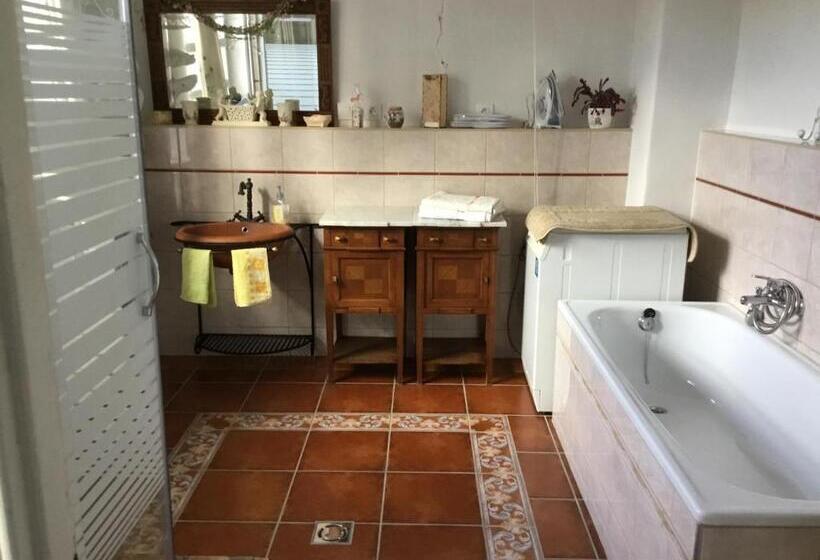 Студио Стандарт Вид на Сад, Villa Magdi Vendégház