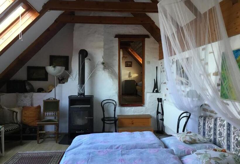 マウンテンビューファミリールーム, Villa Magdi Vendégház