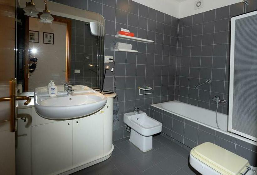 اتاق استاندارد با سرویس بهداشتی مشترک, Tintoretto Inn B&b