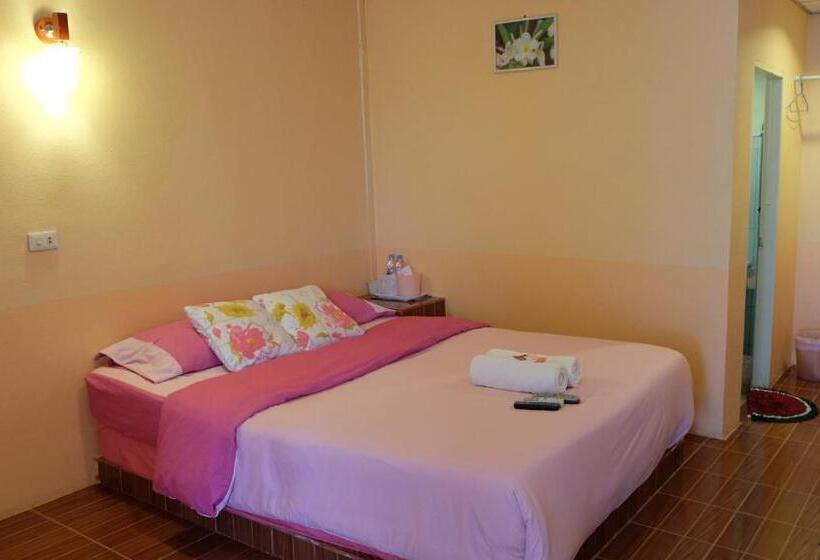 Quarto Economy, Boathouse Resort Suanphung