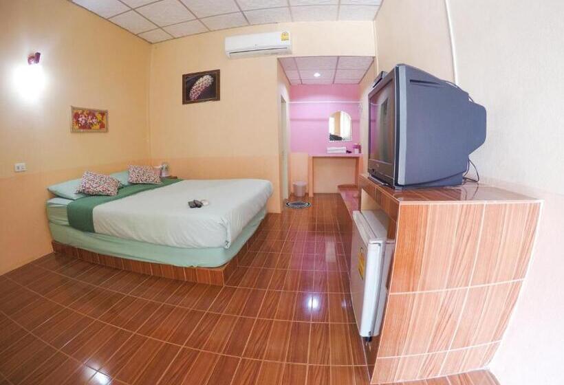 Quarto Economy, Boathouse Resort Suanphung