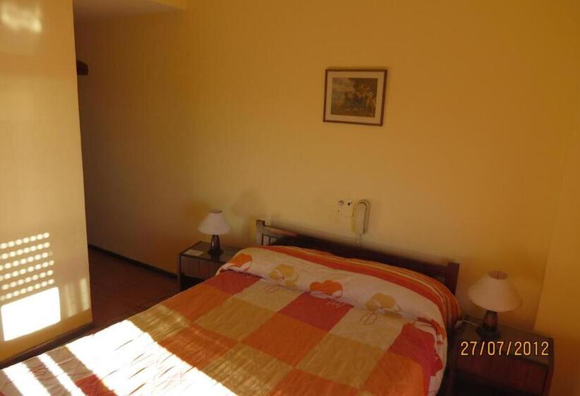 חדר סטנדרט לארבעה, Carilo