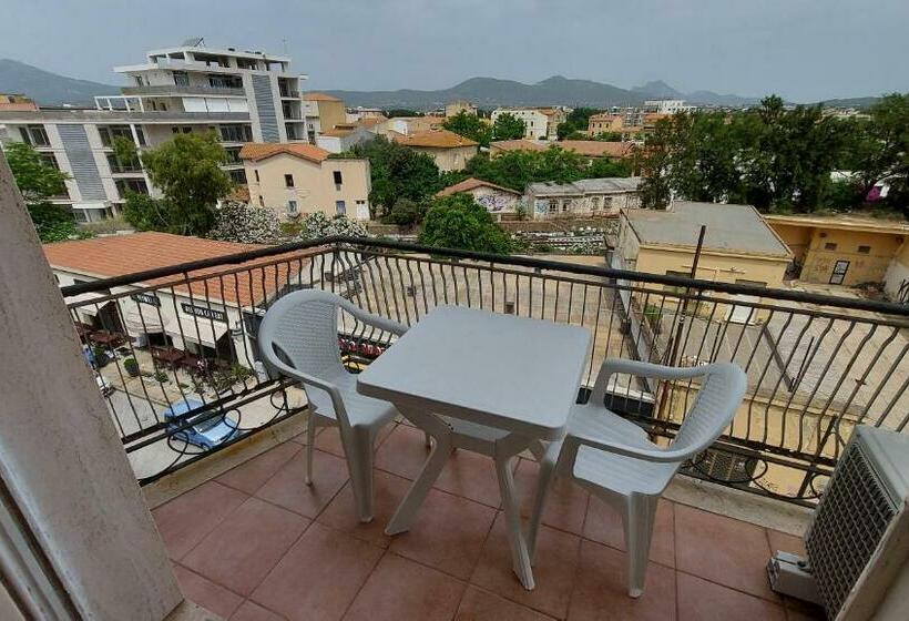 اتاق استاندارد با سرویس بهداشتی مشترک, B&b Sa Cannacca