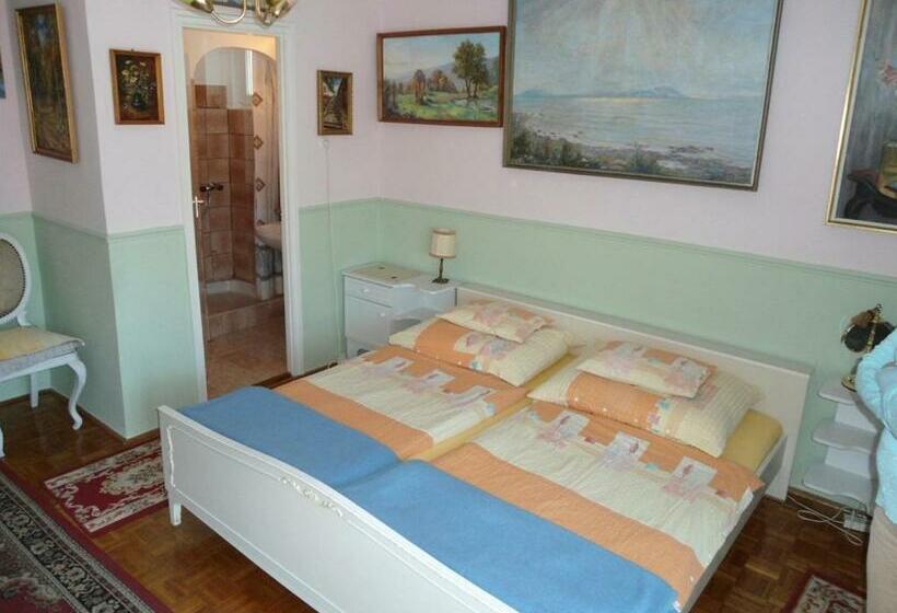 スタンダードルーム, Károly Vendégház