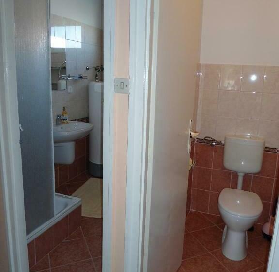 スタンダードルーム, Károly Vendégház