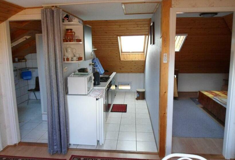 スイート(家族用), Károly Vendégház