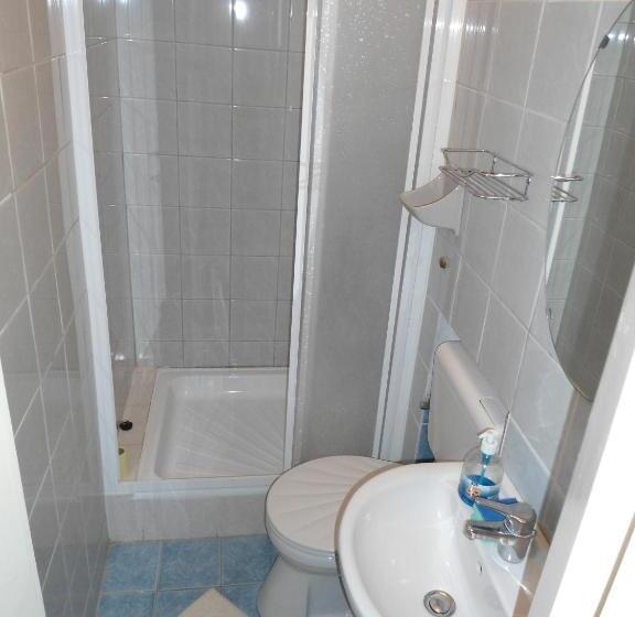 バルコニー付きスタンダードルーム, Károly Vendégház