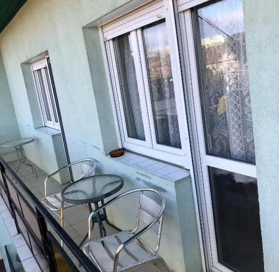 Standard room with outdoor bath, Károly Vendégház