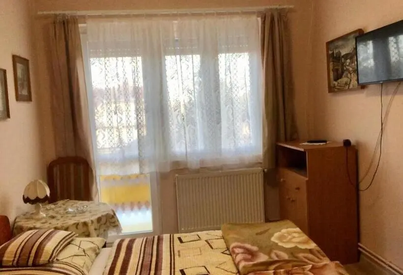 Standard room with outdoor bath, Károly Vendégház