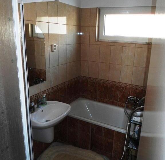 Standard room with outdoor bath, Károly Vendégház