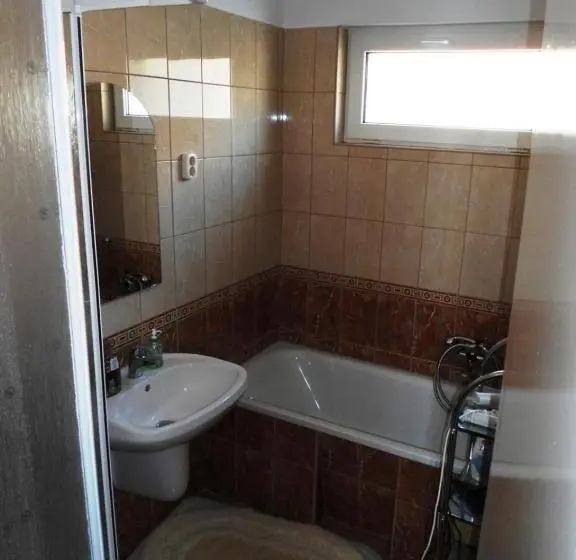 Standard room with outdoor bath, Károly Vendégház