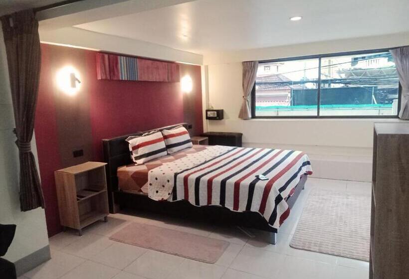 Студия Стандарт, Living Room Guesthouse & Cafe Bar